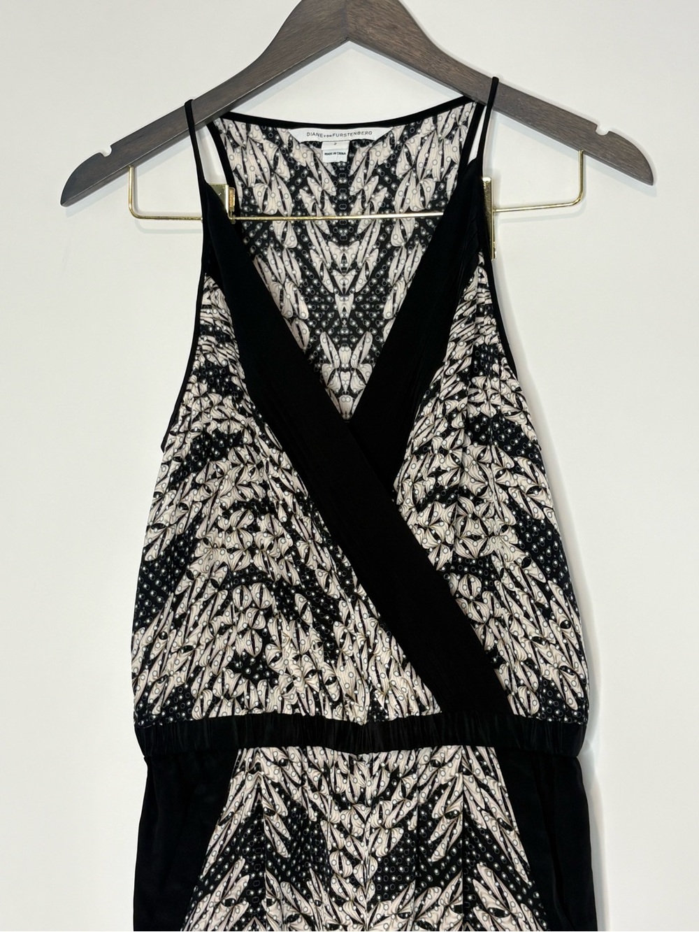 Diane von Furstenberg Women 2 100% Silk Sleeveless Pattern Straight Leg Jumpsuit - Picture 3 of 12